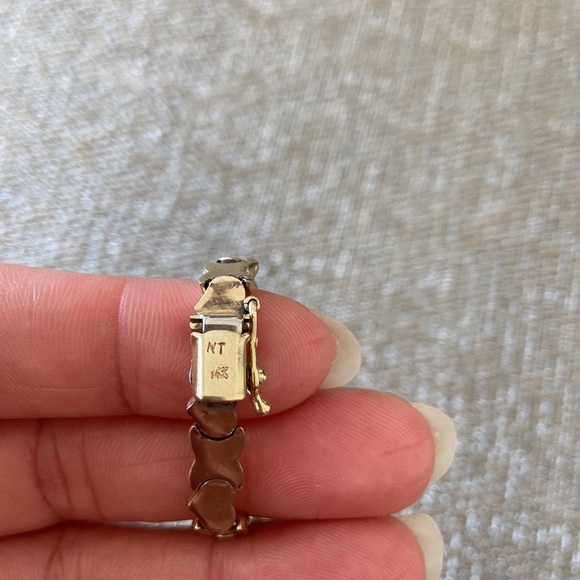 COPY - Vintage 14k Gold Hugs and Kisses bracelet - Picture 6 of 13